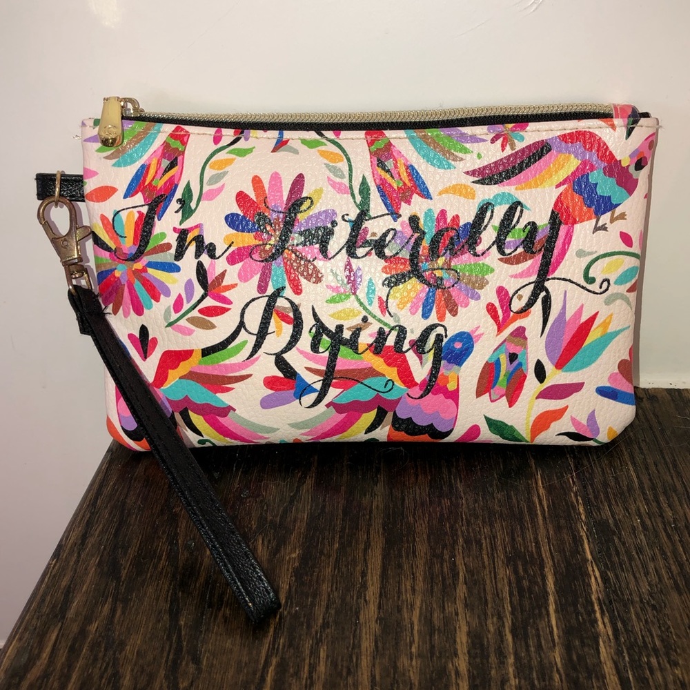 Wristlet wallet charger